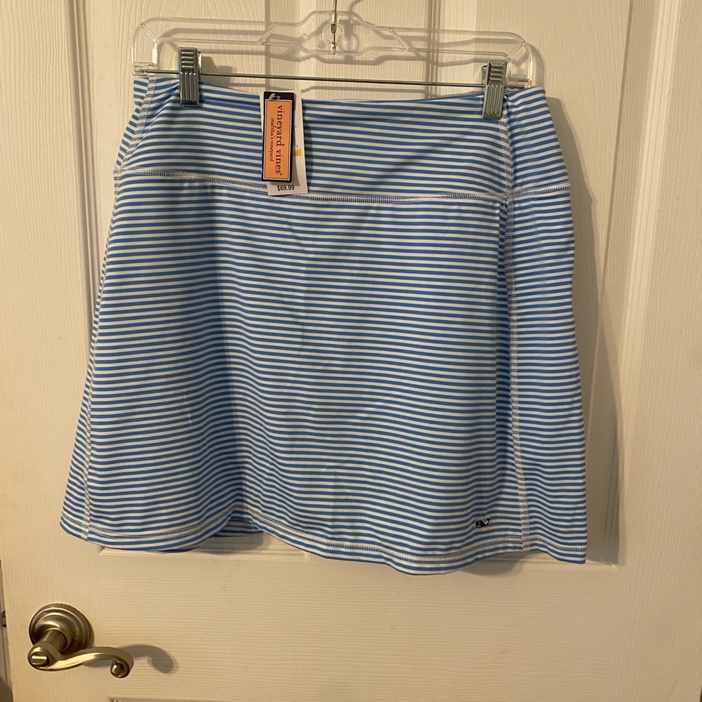 Vineyard Vines blue and white striped athletic skort